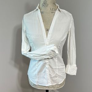 H&M classic Women’s 8 White button down collard shirt